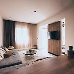 Hotel Meni & 4*