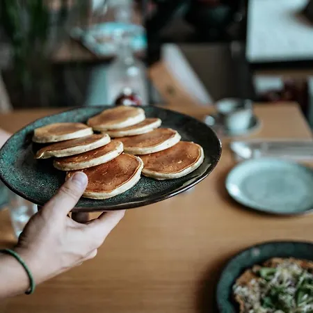 Meni & Ξενοδοχείο