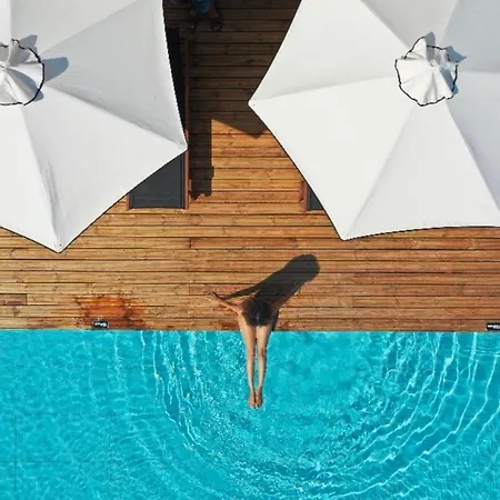 Ξενοδοχείο Meni & 4*