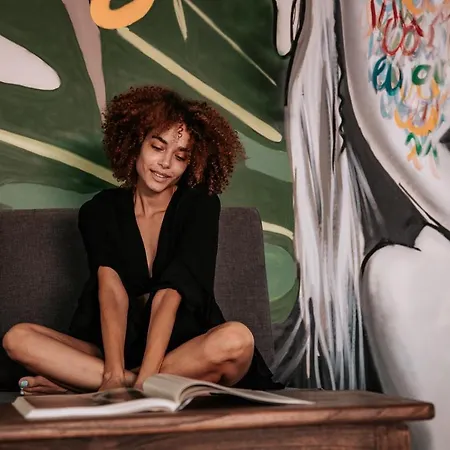 מלון Meni & Tigaki