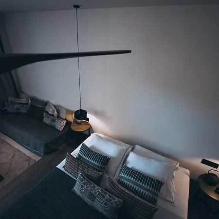 Meni & Ξενοδοχείο Τιγκάκι