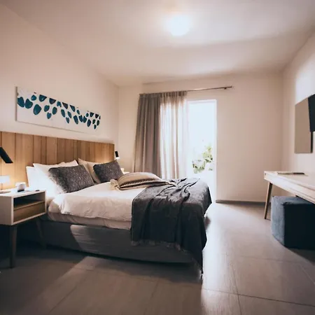 Meni & Hotel 4*