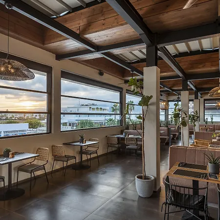 Ξενοδοχείο Meni &