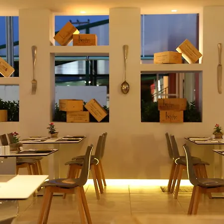 Hotel Meni & 4*