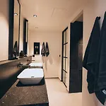 Meni & Hotel 4*