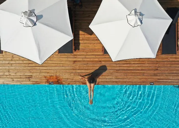 Готель Meni & 4*