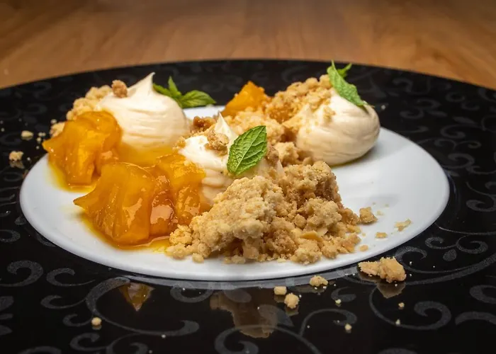 Готель Meni & 4*