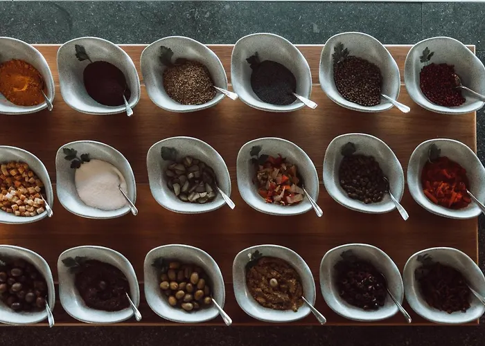 Готель Meni & 4*