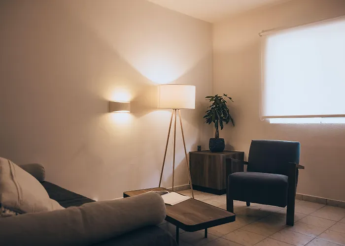 Готель Meni & 4*